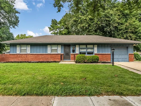 717 S Sunset Dr, Olathe, KS 66061