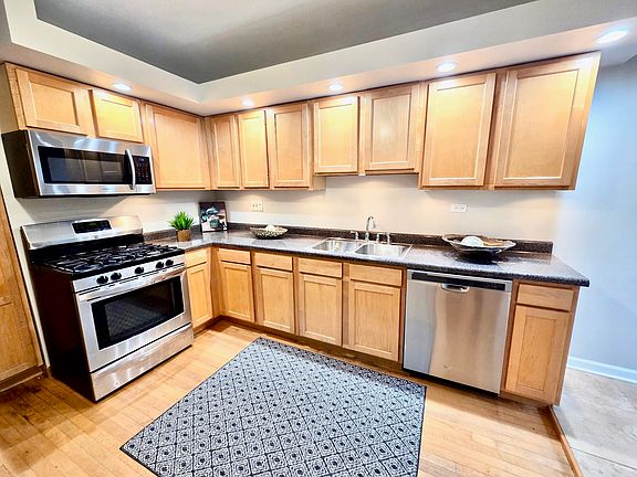 3rd image of 2009 N Bingham St #1