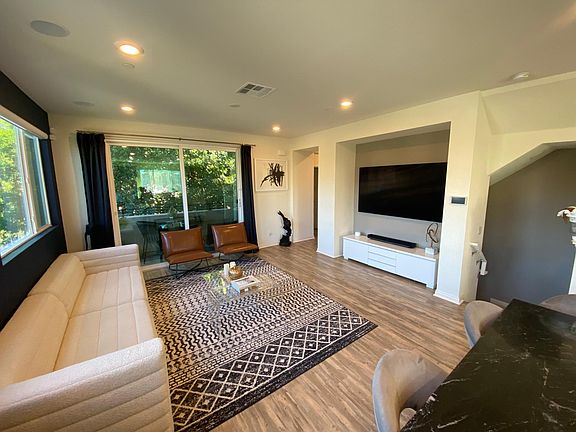 5th image of 8364 N Canby Ave