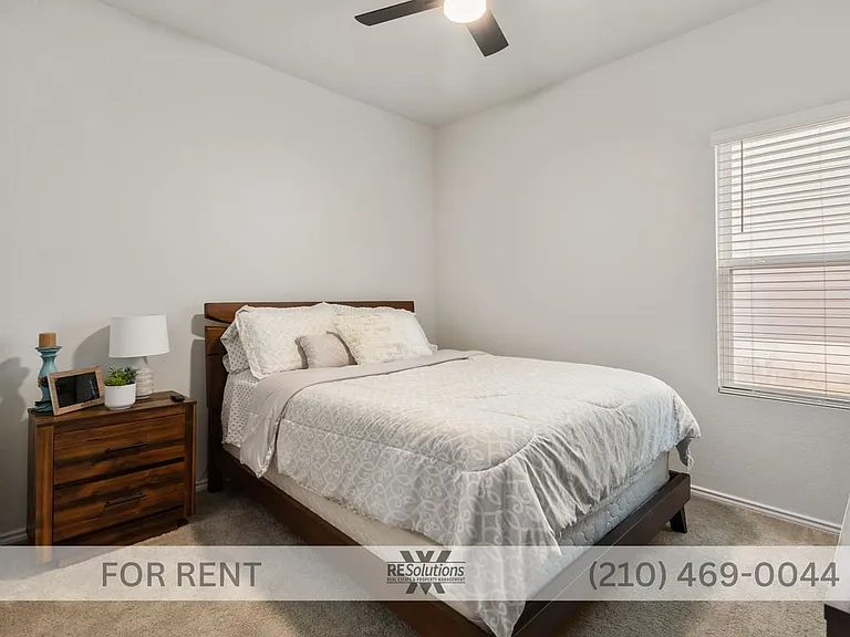 4250 Admirals Bnd — Photo 9
