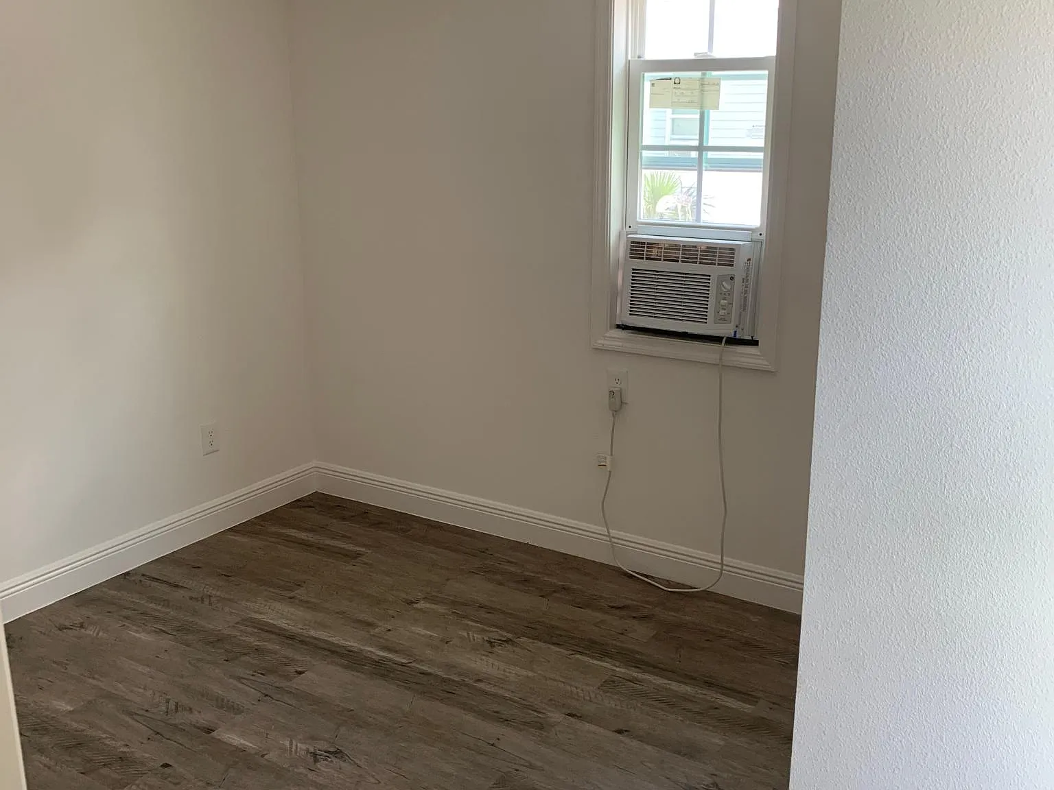 2 bed, 700 sqft, $1,150 — Photo 3