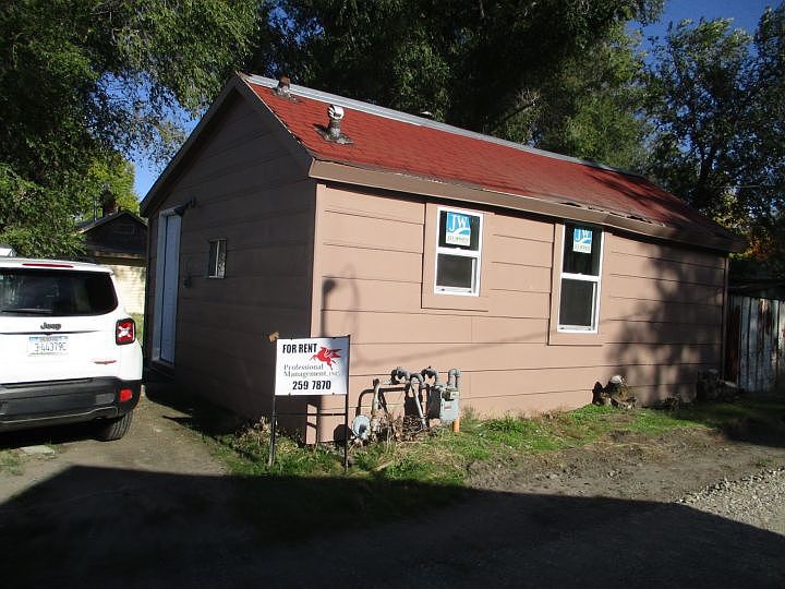 1st image of 608 1/2 S 32nd St