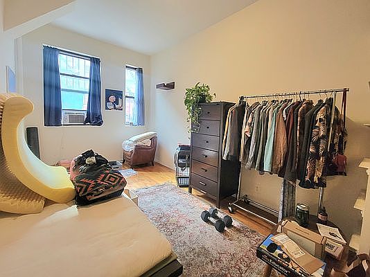 2nd image of 509 E 5th St APT A