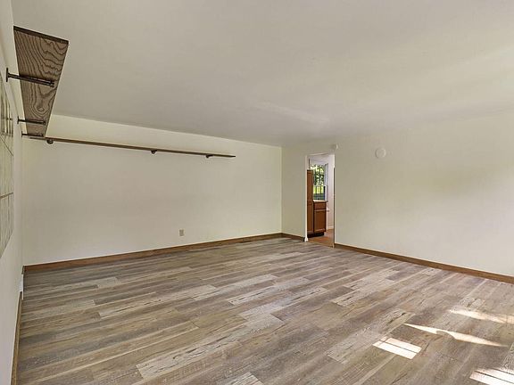 4th image of 6592 N Lorraine ROAD