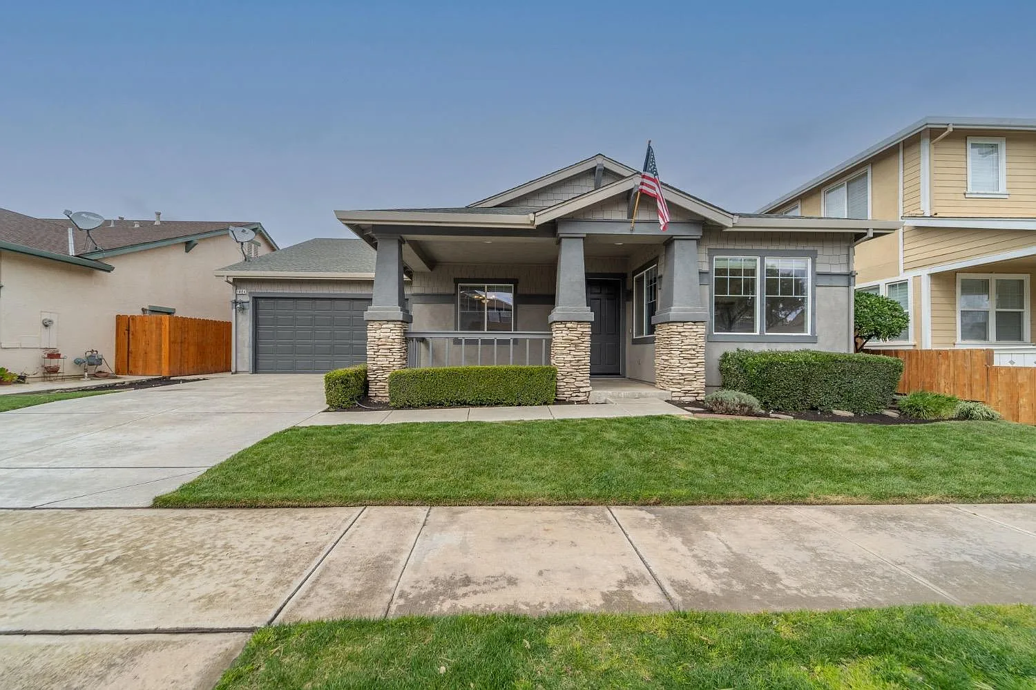 1484 Haven St photo 1