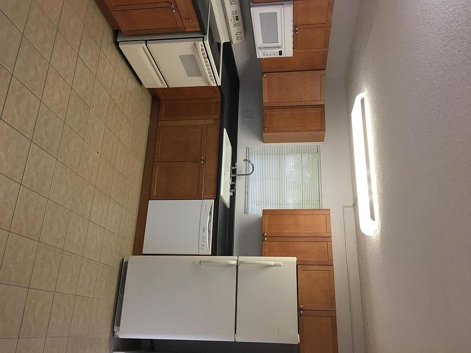 1st image of 1440 N Lawnwood Circle #20