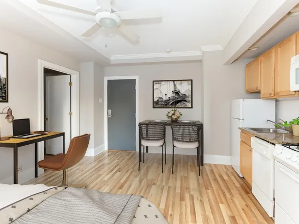 18 E. Elm