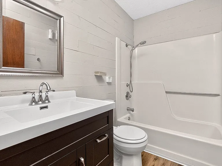 1614 NW Applewood St — Photo 20