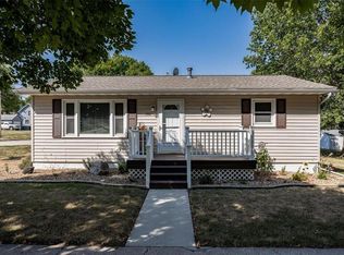 306 Elm St, Williamsburg, IA 52361
