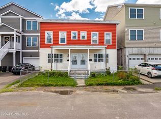 12 Front St, Waterford, NY 12188