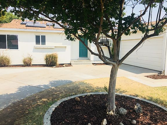 2nd image of 5059 E Lamona Ave