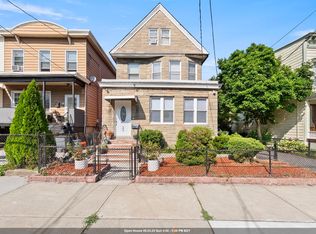 32 Pearsall Ave, Jersey City, NJ 07305