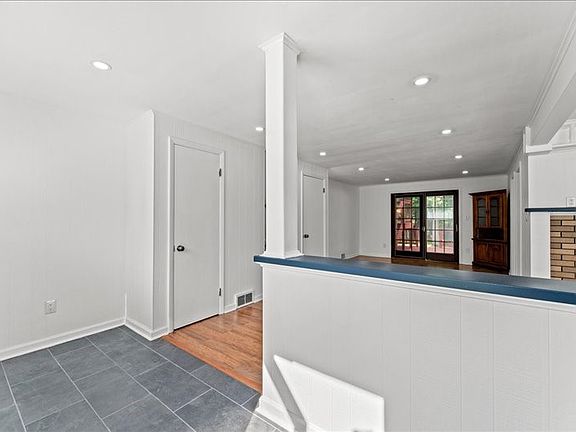 5th image of 234 Ridgefield Rd