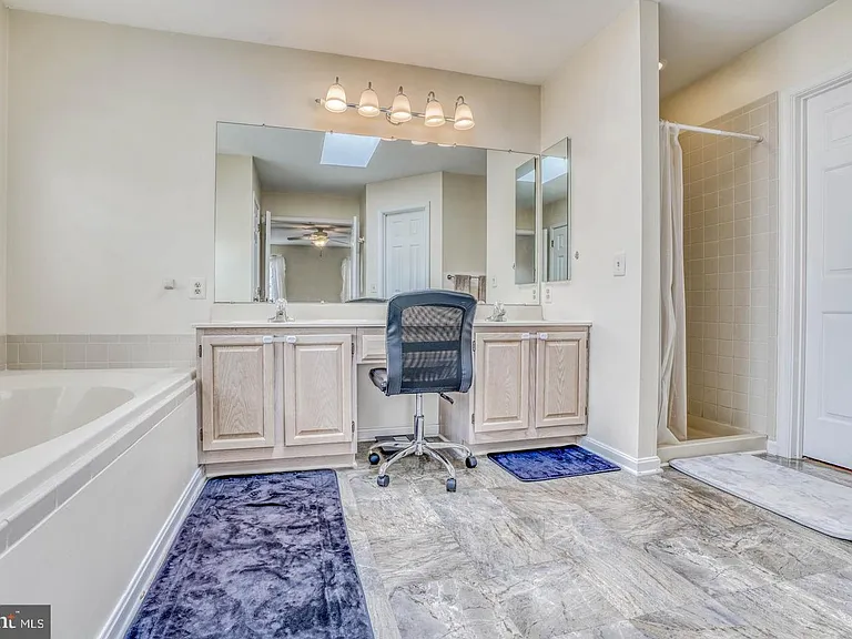 202 Cannon Pl — Photo 12