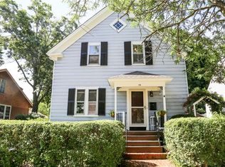 98 Rutherglen Ave, Providence, RI 02907