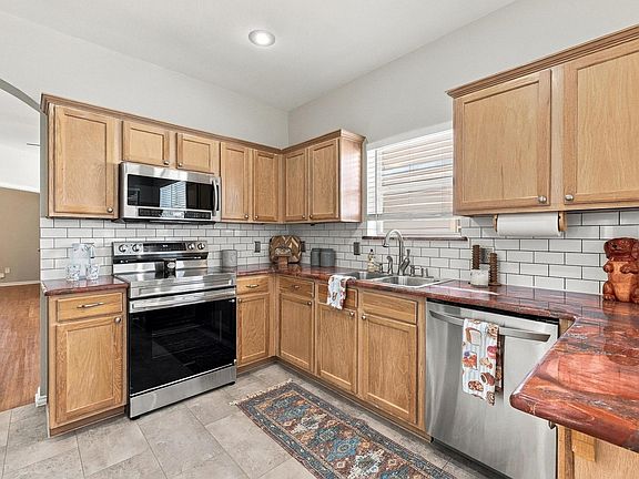 5th image of 9839 Birch Dr