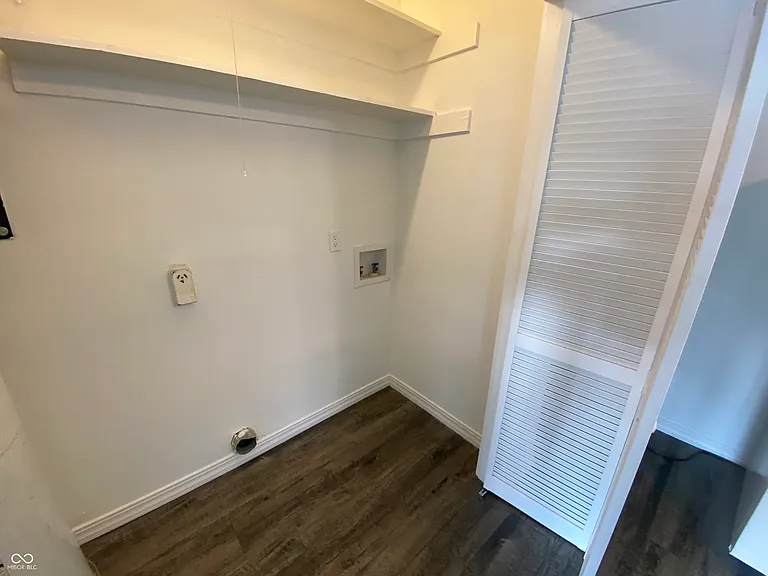 621 N Oxford St — Photo 13