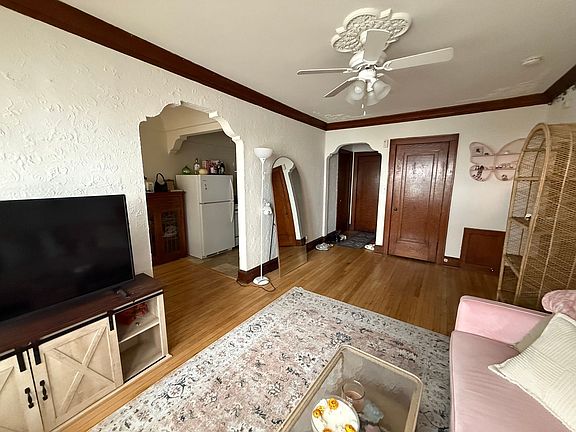 4th image of 1628 N Franklin Pl APT 14