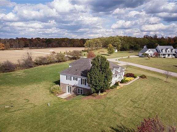 3rd image of 7098 Jenna Ct