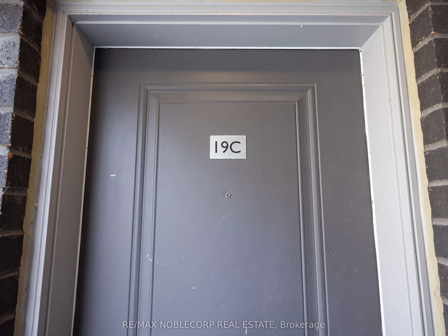 2 bed, $2,400 — Photo 3