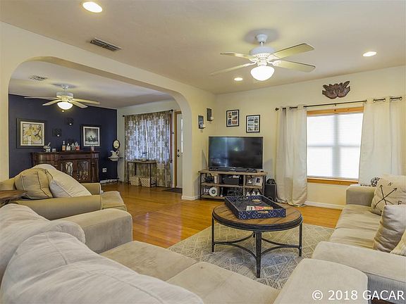5th image of 2503 NE 12th St