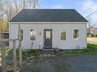 88 Spring St, Gardiner, ME 04345