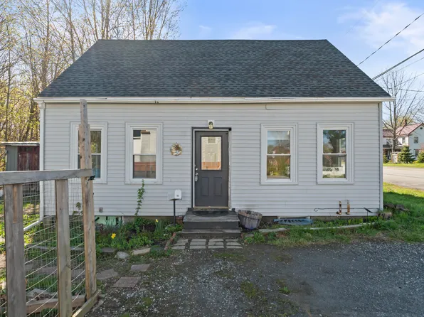 88 Spring Street, Gardiner, ME 04345