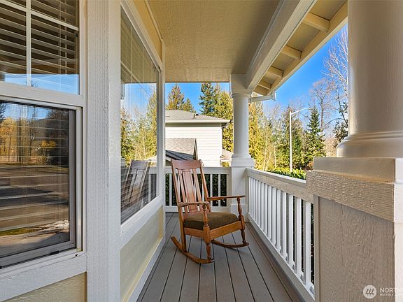 3rd image of 6114 77th Avenue NE