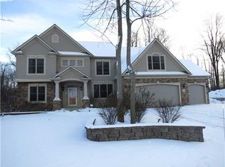 352 Raspberry Patch Dr, Rochester, NY 14612