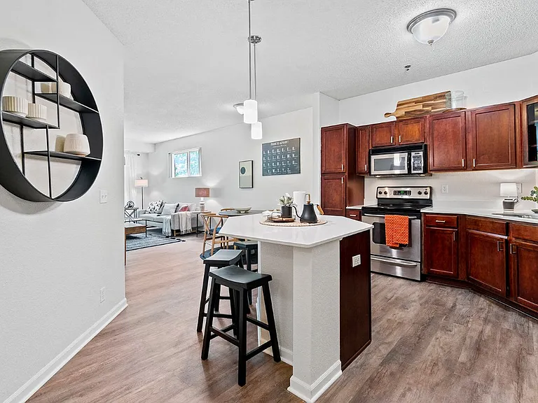 808 Berry Place — Photo 1