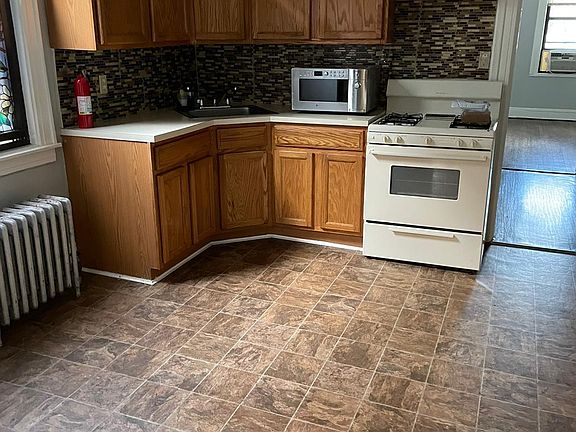 2nd image of 7105 Metropolitan Ave #2A