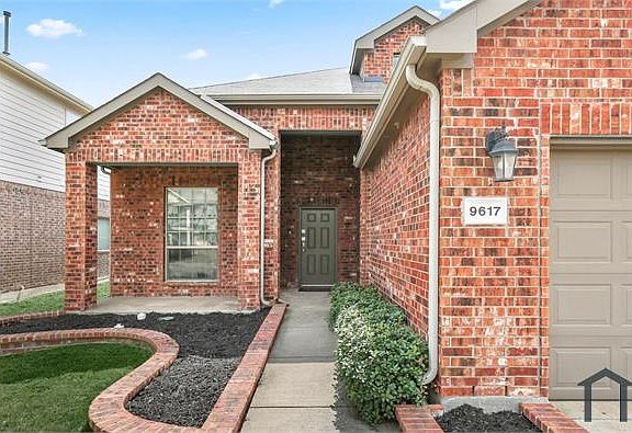 3rd image of 9617 Tipperary Dr