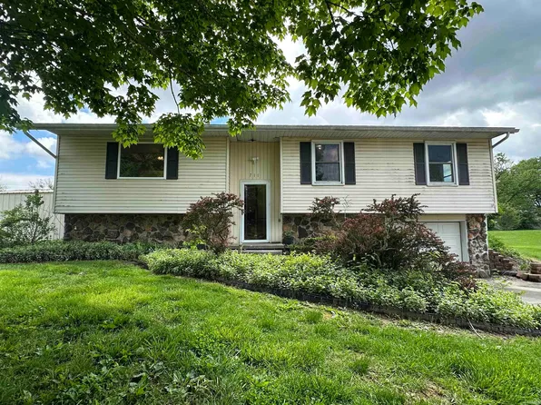 711 W Hall St, Orleans, IN 47452