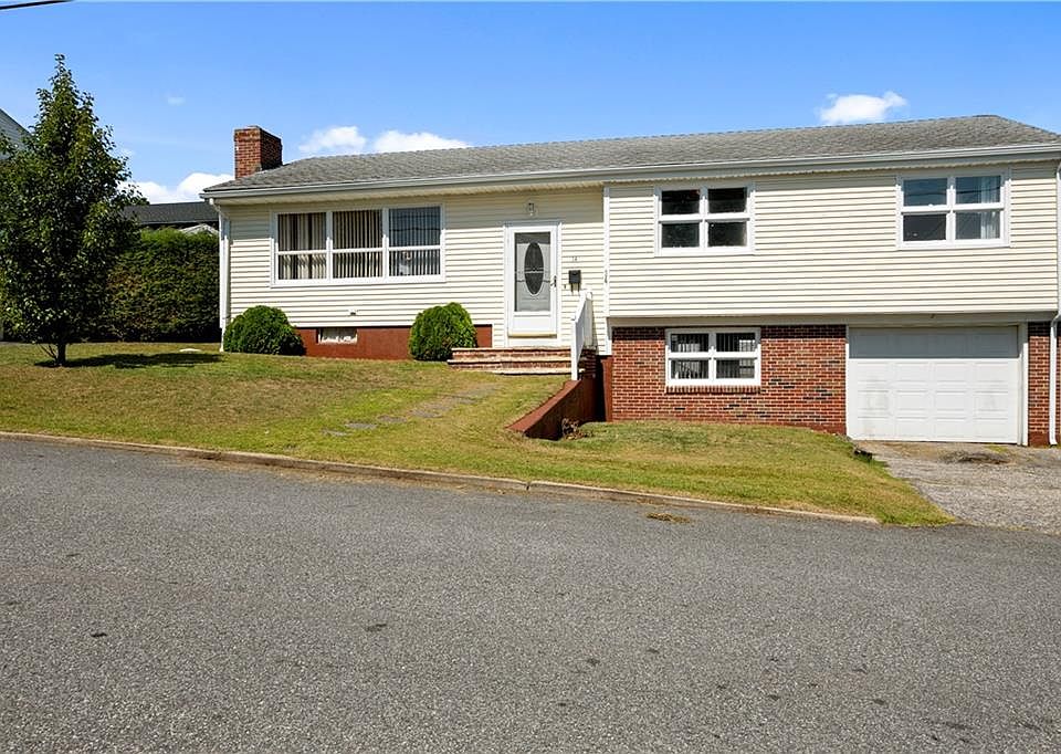 1st image of 14 Hollins Dr