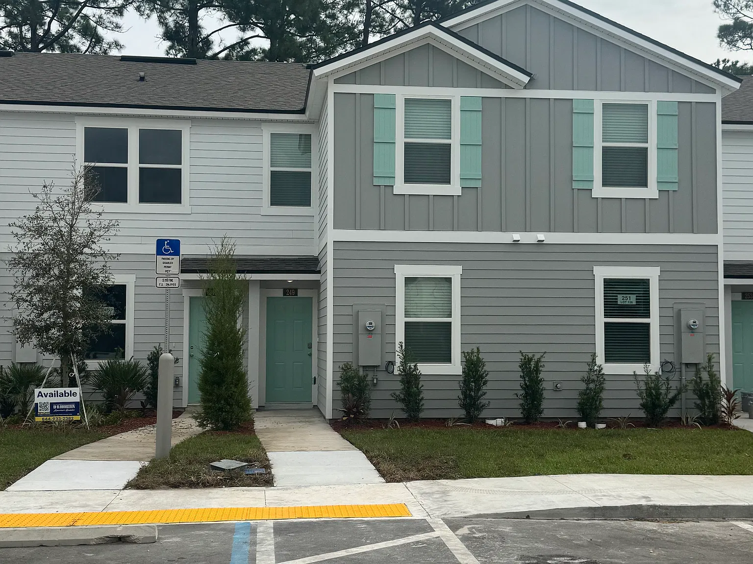 3 bed, 1308 sqft, $1,950 — Photo 1