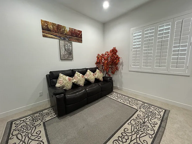 Den / Study / Office Room