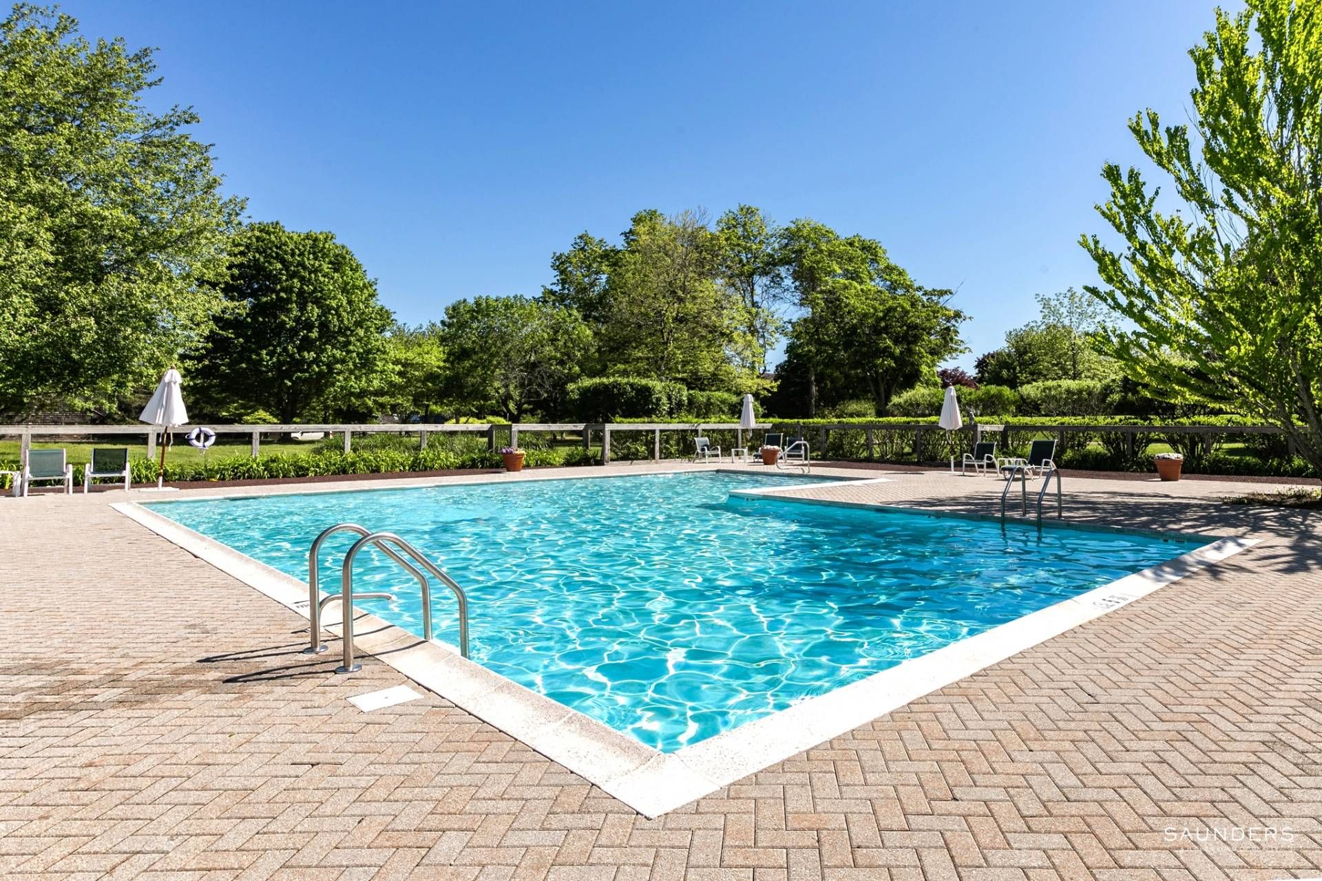 11 Dune Alpin Dr North, East Hampton, NY 11937 Out East