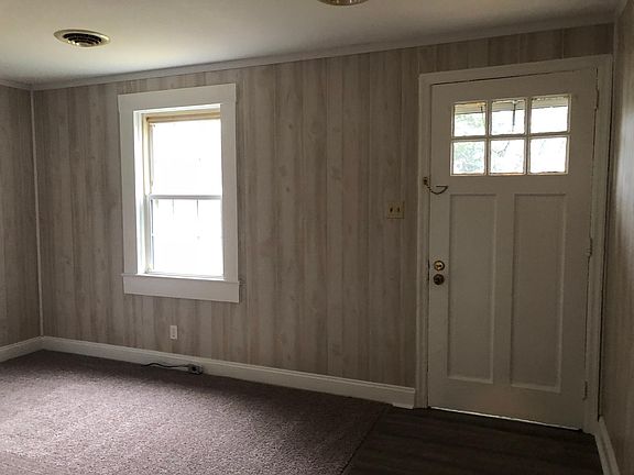 3rd image of 2409 Oaklawn Blvd