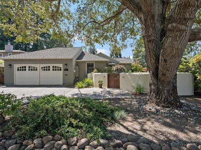 1075 Windsor Dr, Menlo Park, CA, 94025