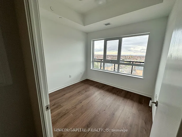395 Dundas St W #708 — Photo 8