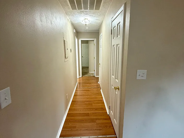 814 Crestwood Ter — Photo 13