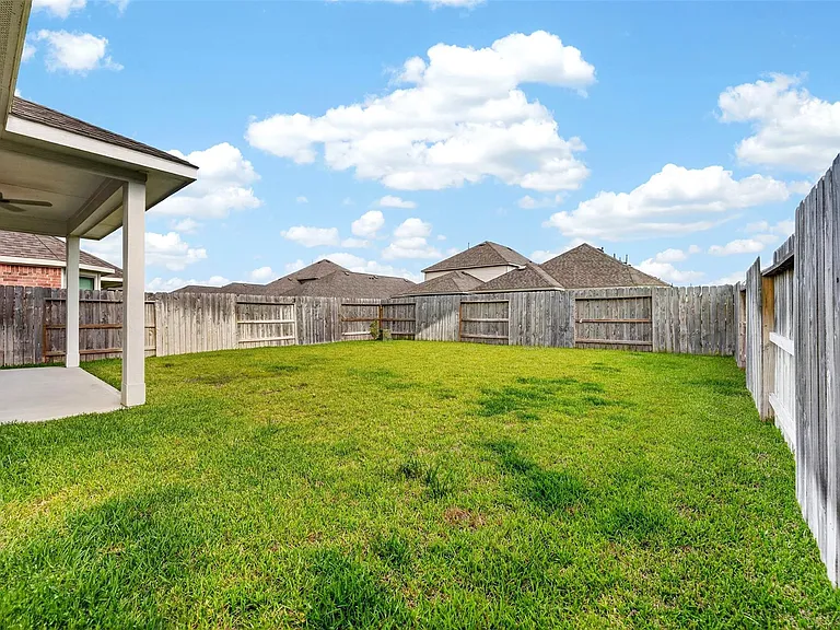 21619 Coral Mist Dr — Photo 37