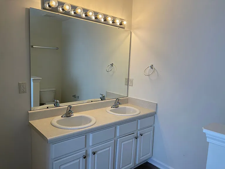 4806 Swanns Mill Dr — Photo 13