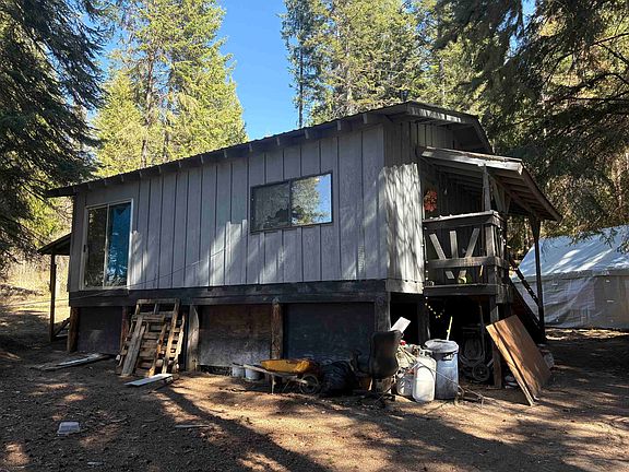 2nd image of 1394 Peterson Swamp Rd
