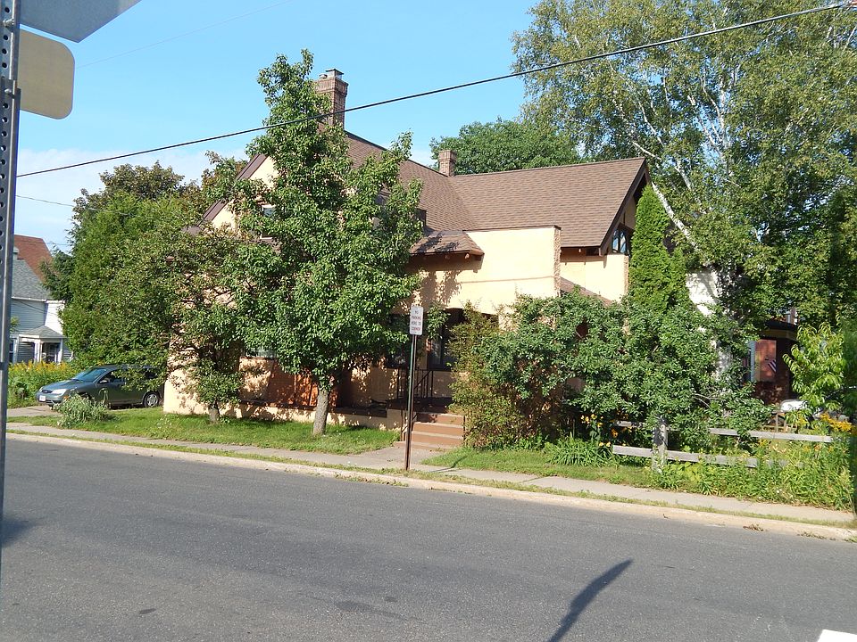 1st image of 301 E Hewitt Ave