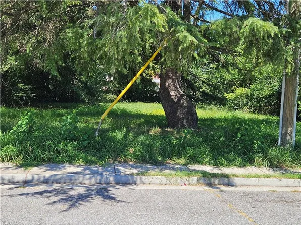 1120 Wilcox Ave, Portsmouth, VA 23704