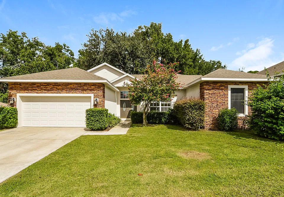 1260 Shorecrest Cir