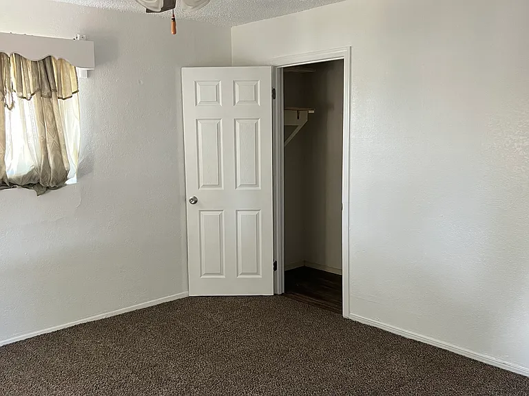 585 Valle Vista Dr #9152017595 — Photo 8