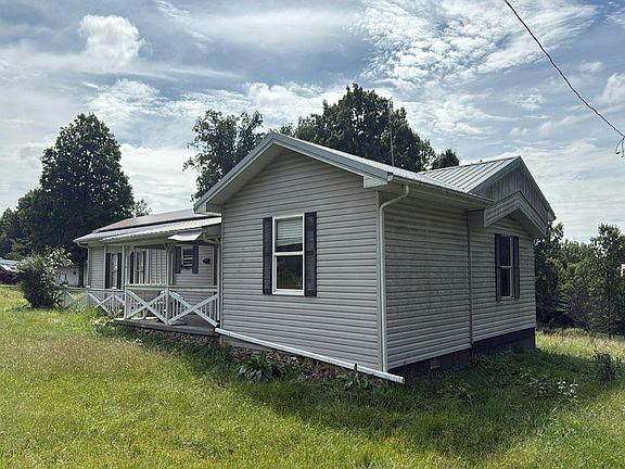 2nd image of 285 Lynn Morgan Rd