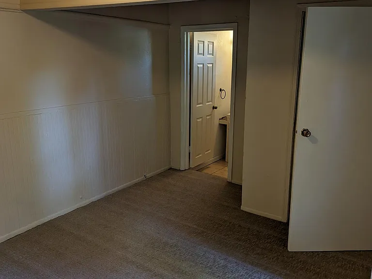 215 I St — Photo 5